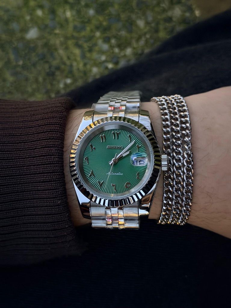 Watch 16